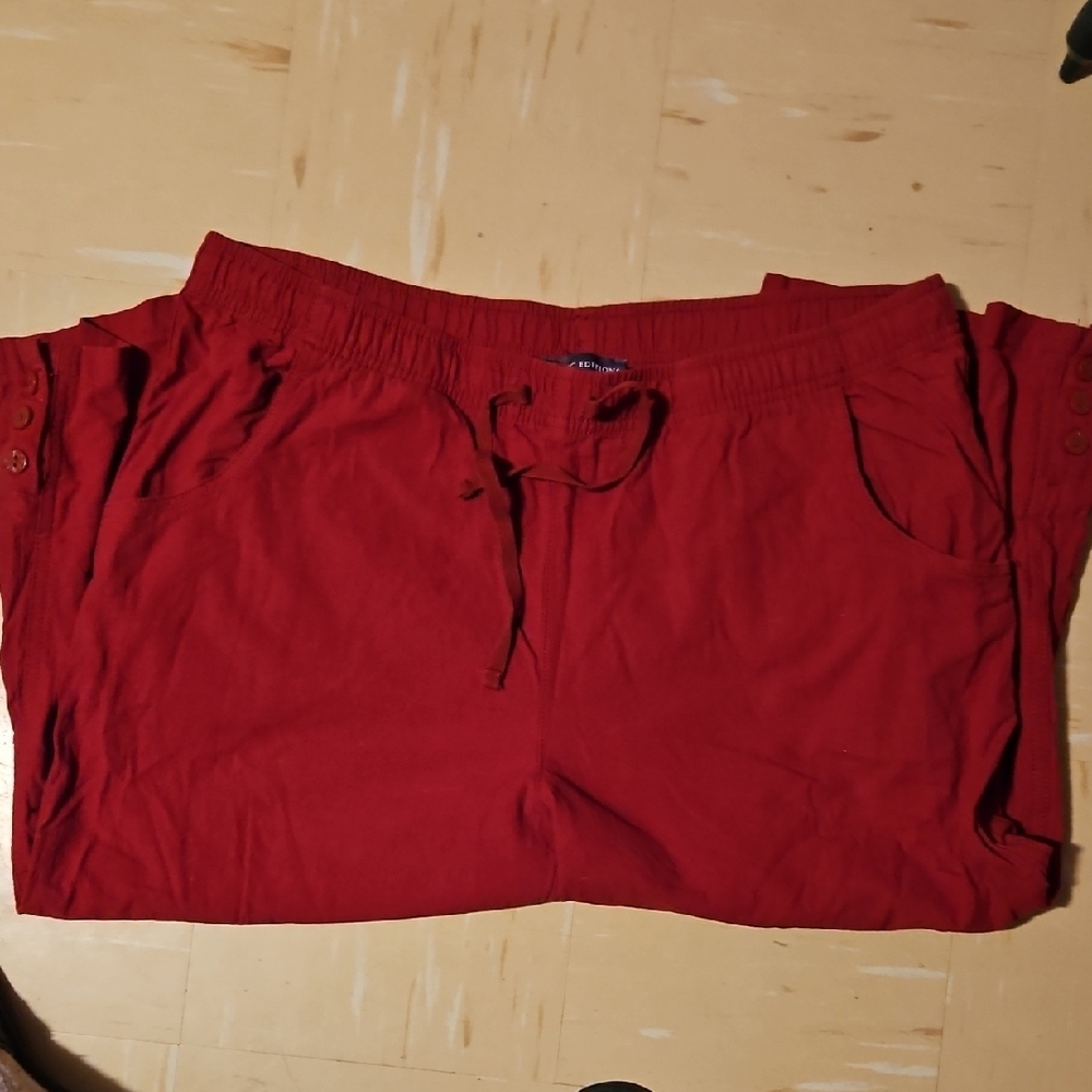 Red Capri - Picture 2 of 6